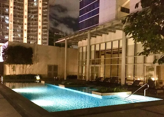 Cozy 2 Bedrooms In Bgc With Balcony Bathtub 600mbps