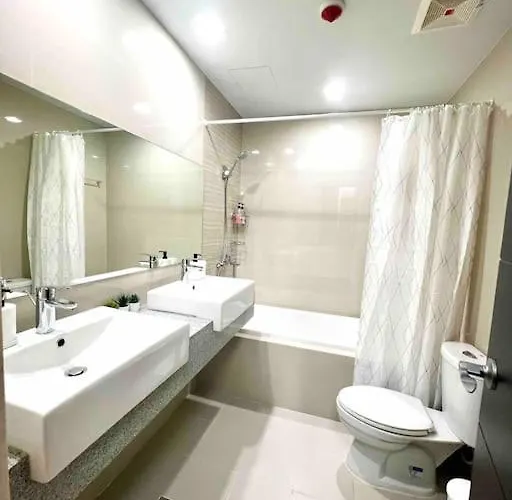 Cozy 2 Bedrooms In Bgc With Balcony Bathtub 600mbps * Манила