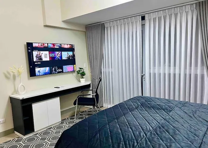 Cozy 2 Bedrooms In Bgc With Balcony Bathtub 600mbps