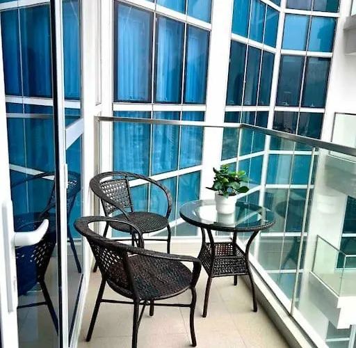 Cozy 2 Bedrooms In Bgc With Balcony Bathtub 600mbps