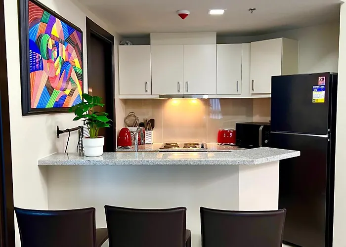Cozy 2 Bedrooms In Bgc With Balcony Bathtub 600mbps