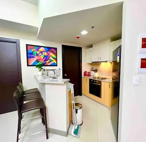 Cozy 2 Bedrooms In Bgc With Balcony Bathtub 600mbps Апартаменты *