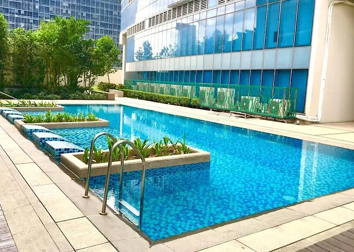Cozy 2 Bedrooms In Bgc With Balcony Bathtub 600mbps